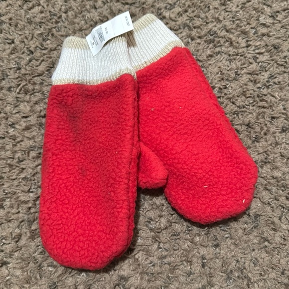 Aerie mittens - Picture 1 of 4